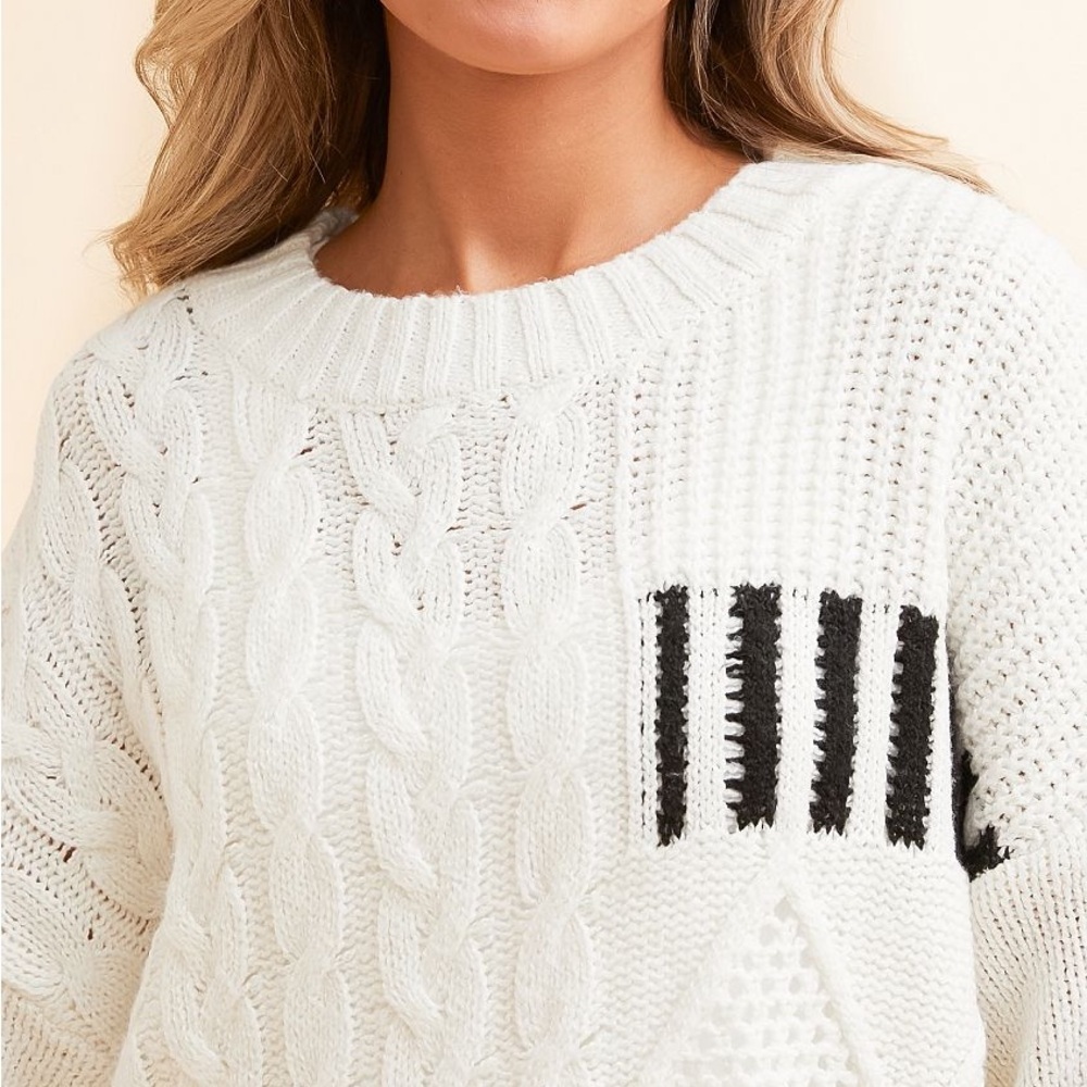 Women's Cozy White and Black cable knit sweater in size S - Picture 3 of 10